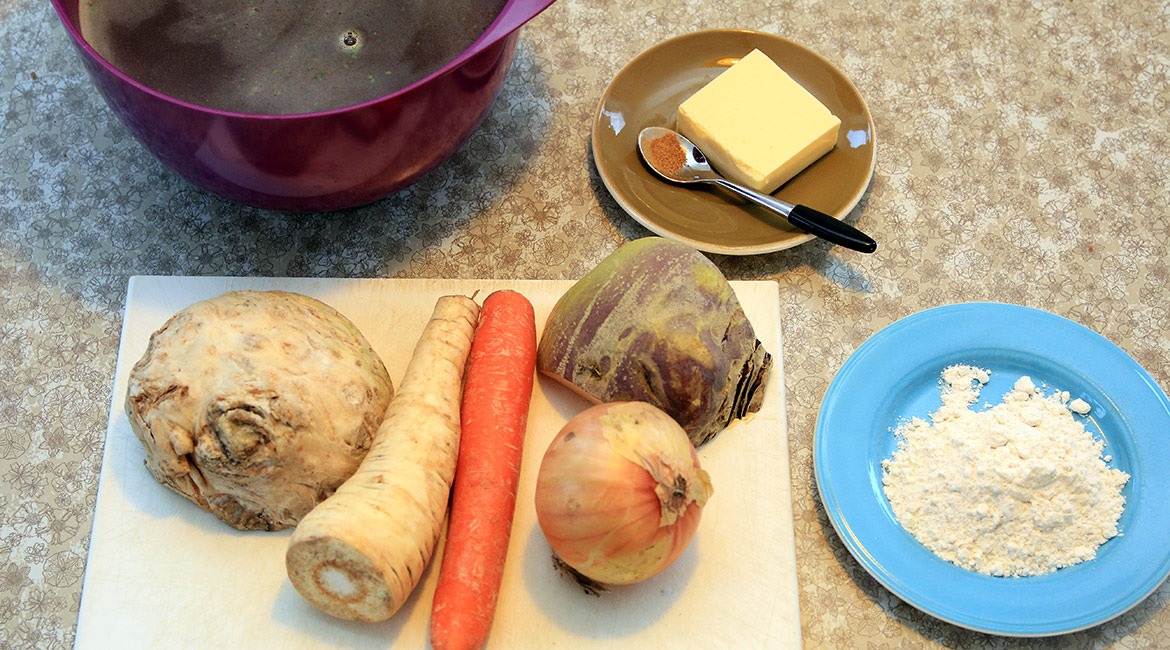 pictures of the Ingredients needed to make Hunter's soupe